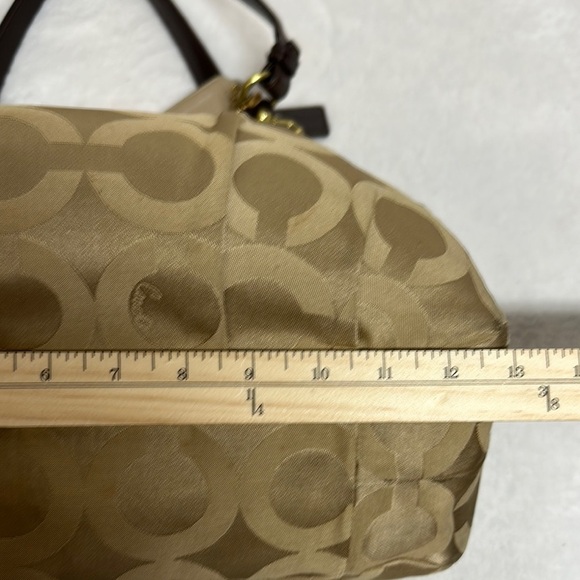 Coach Maggie Optic Khaki canvas shoulder bag Purse! - Picture 14 of 16